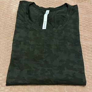 Lululemon brand new Miles Ahead SS